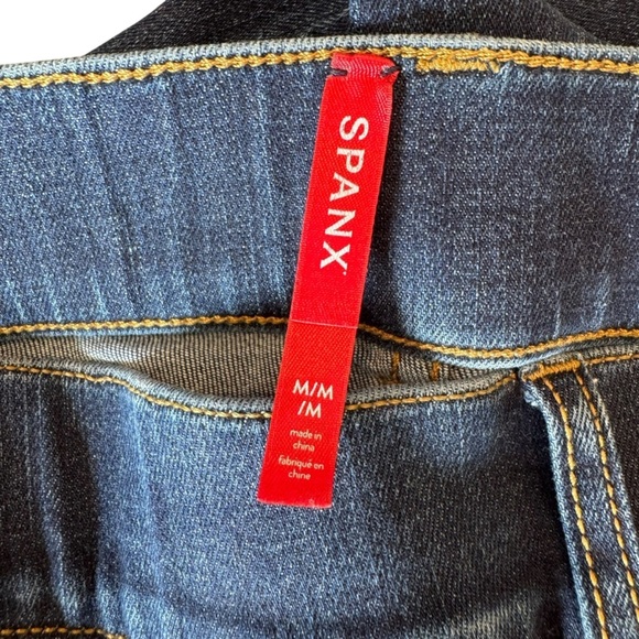 Spanx - Flare Pull-On Stretch Jeans Size M - Picture 6 of 8